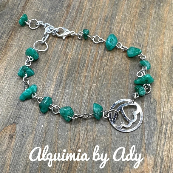 White gold and untreated emerald gemstone statement tennis bracelet - Picture 1 of 1